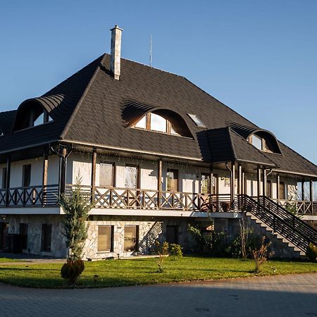 Casa Andra Hotel Siret Bagian luar foto