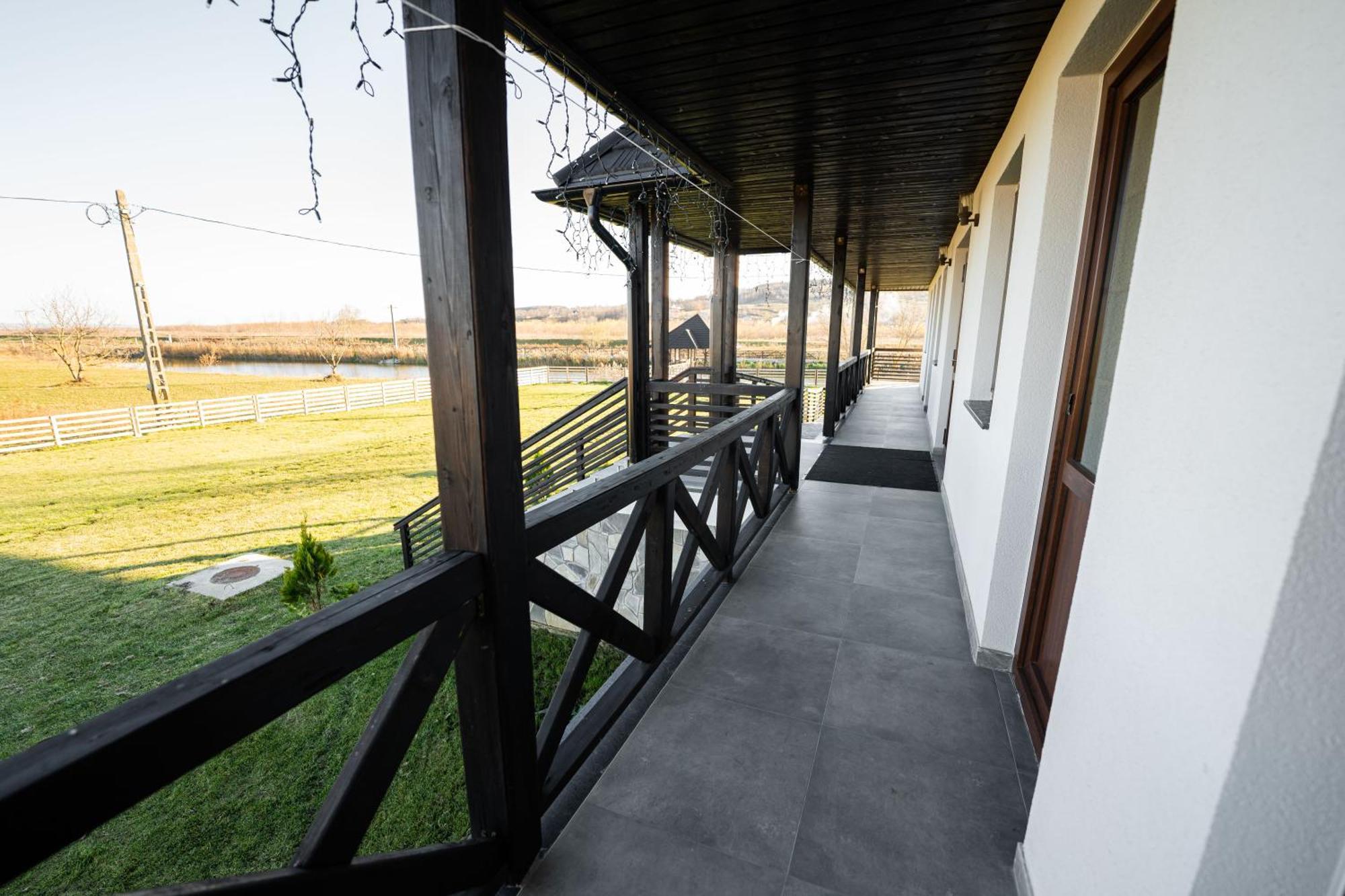 Casa Andra Hotel Siret Bagian luar foto