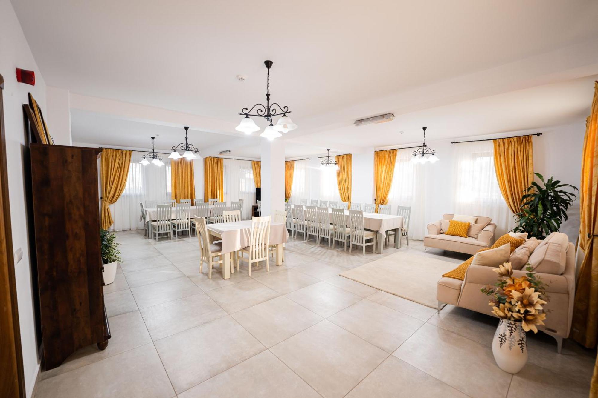 Casa Andra Hotel Siret Bagian luar foto