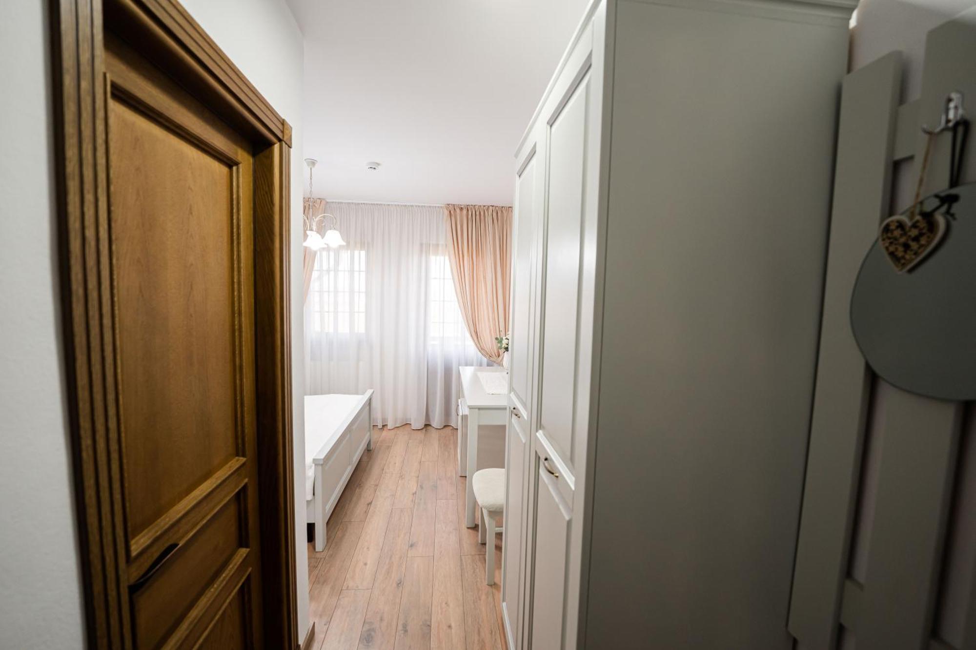 Casa Andra Hotel Siret Bagian luar foto