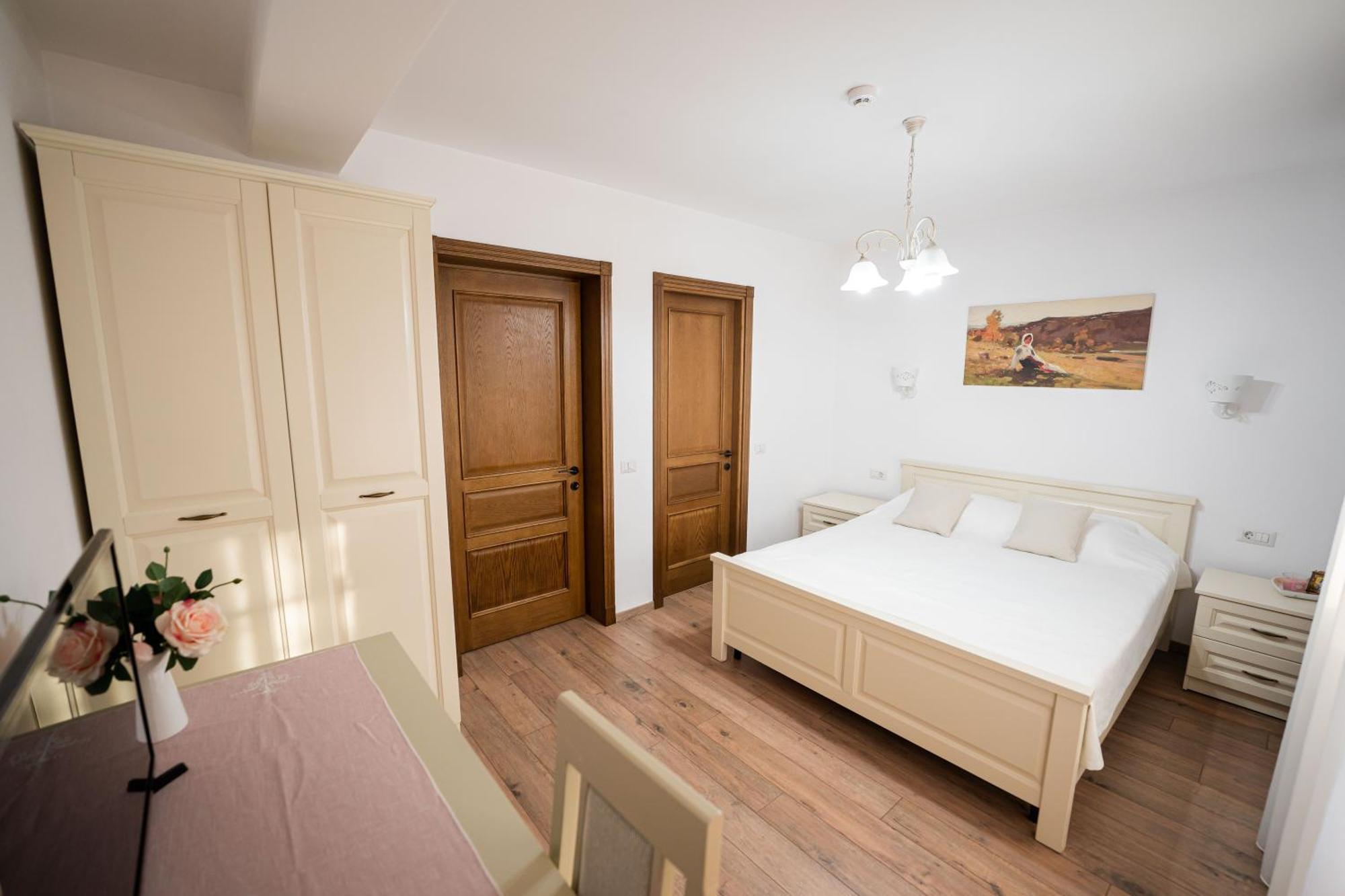 Casa Andra Hotel Siret Bagian luar foto