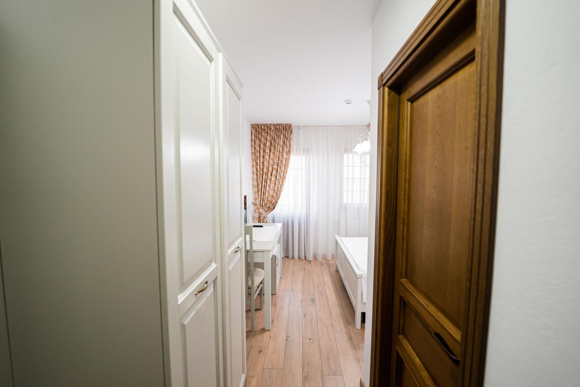 Casa Andra Hotel Siret Bagian luar foto