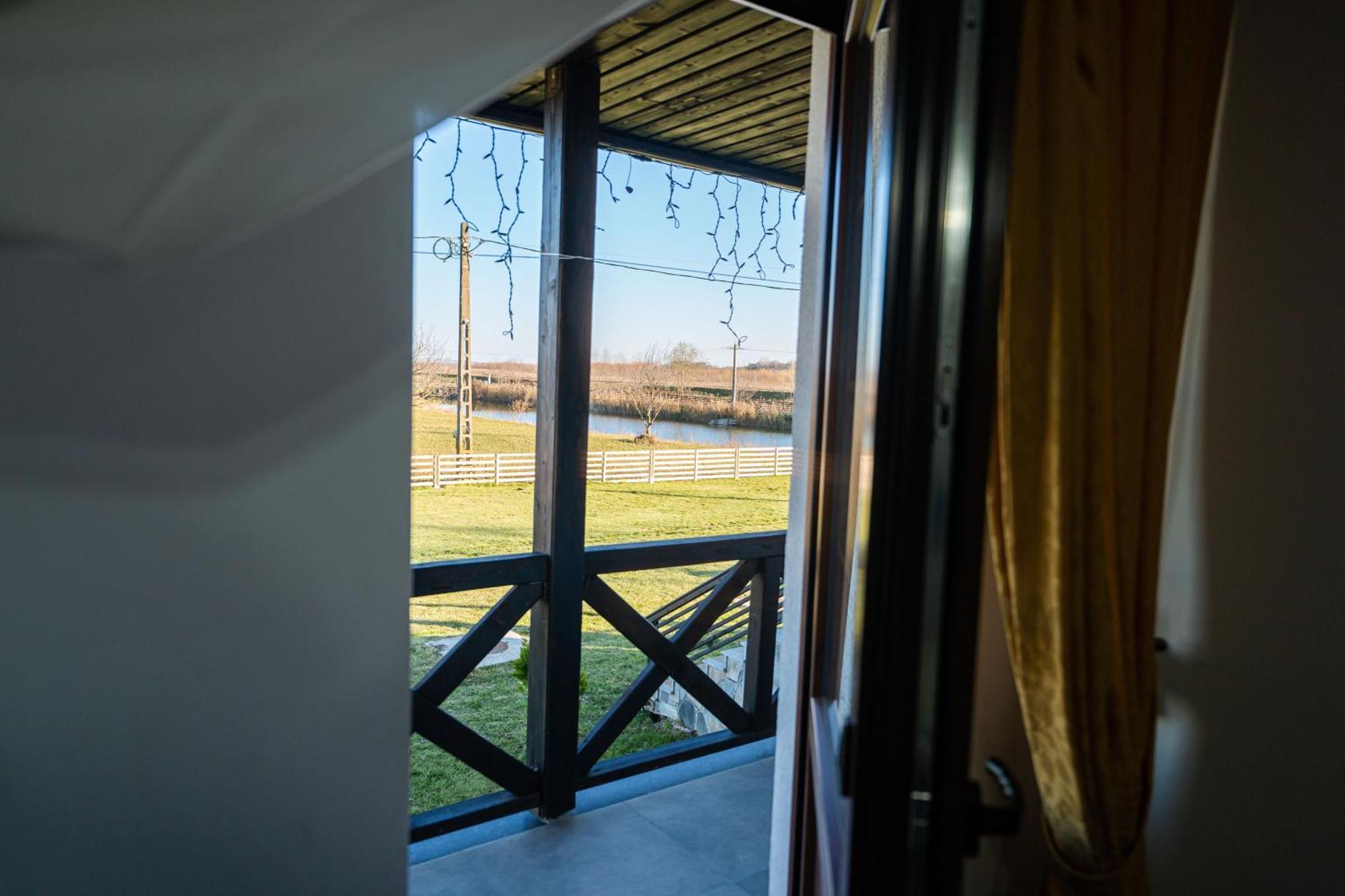 Casa Andra Hotel Siret Bagian luar foto
